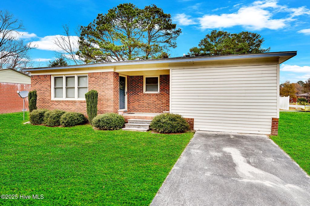 Photo of 116 Anne Street, Plymouth, NC 27962 (MLS # 100543306)