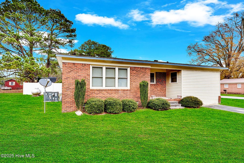 Photo of 116 Anne Street, Plymouth, NC 27962 (MLS # 100543306)