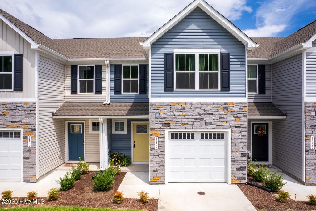 Photo of 1407 Raven Way #7, Elizabeth City, NC 27909 (MLS # 100546932)