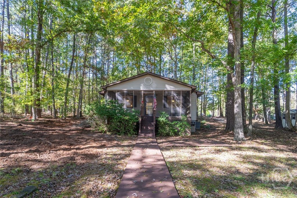 Photo of 248 W River Bend Drive, Eatonton, GA 31024 (MLS # CL344896)