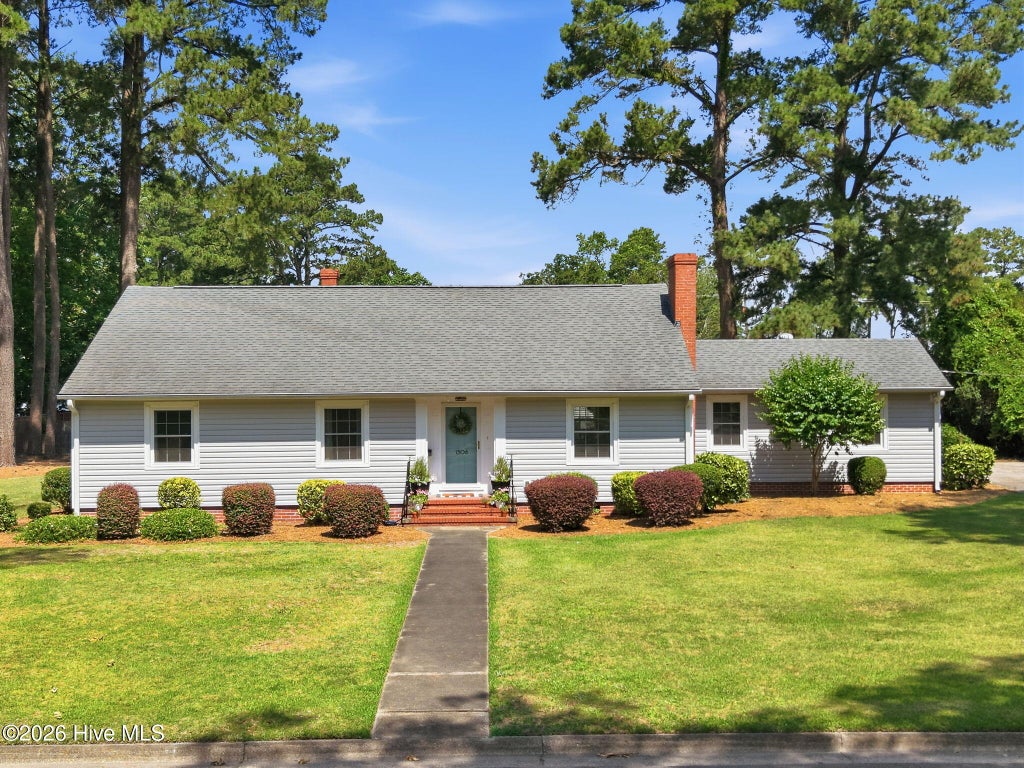 Photo of 1306 Summit Avenue, Washington, NC 27889 (MLS # 100583850)