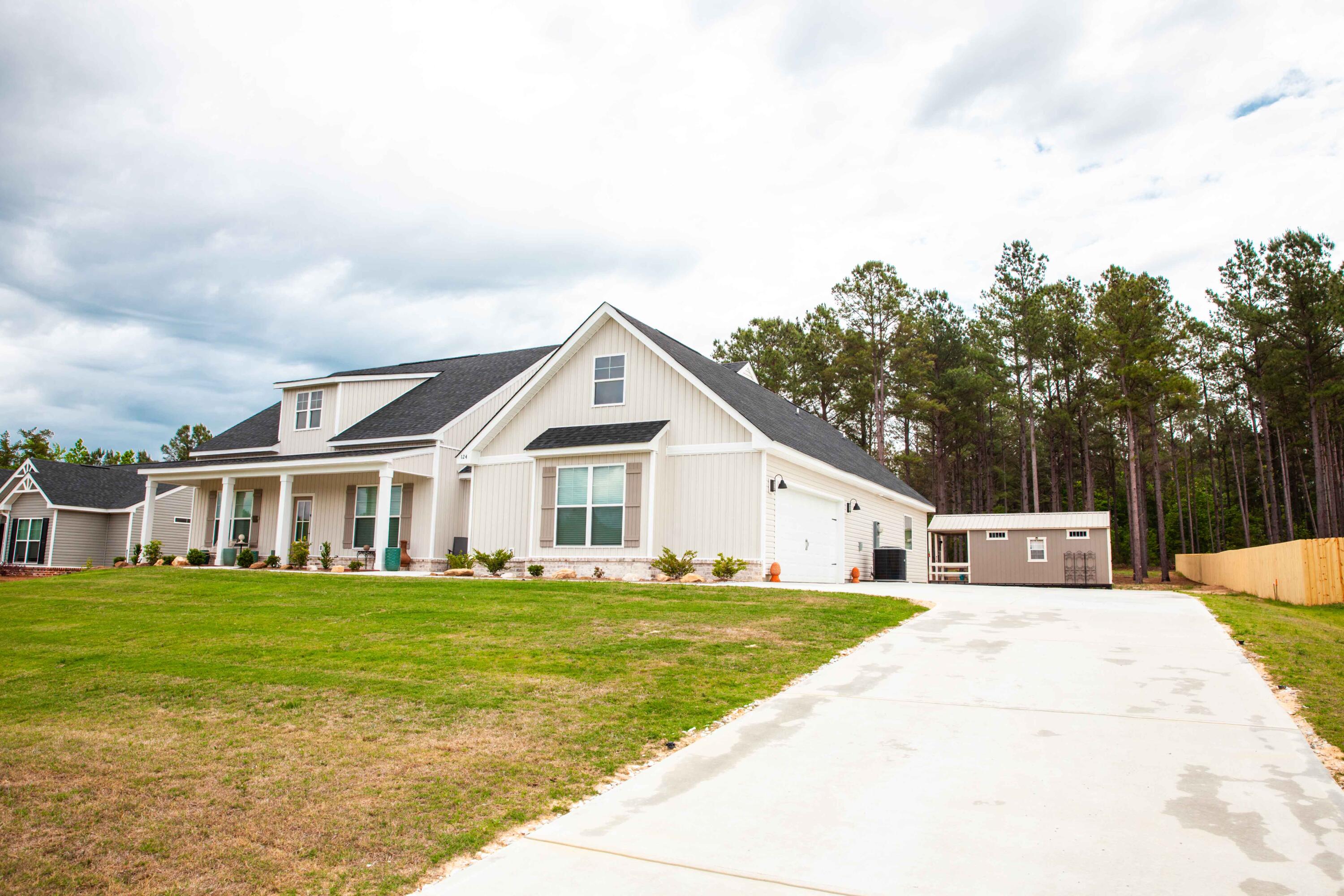 124 Willow Oak Circle