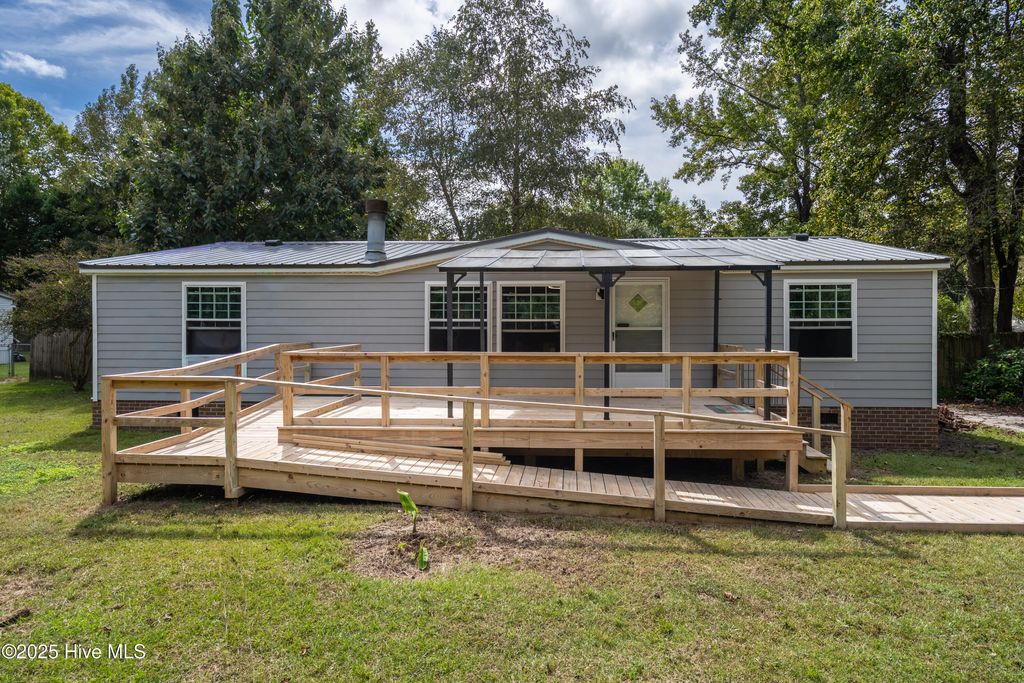 Photo of 133 Remington Road, Rocky Point, NC 28457 (MLS # 100535124)