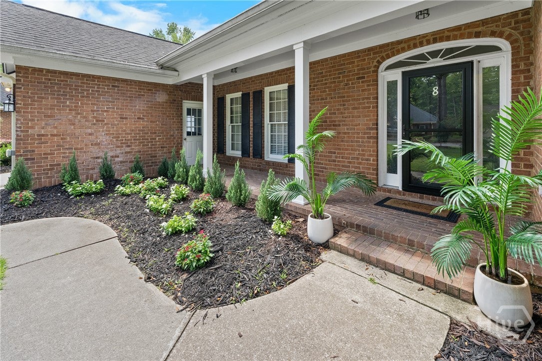 8 Laurel Oak Court