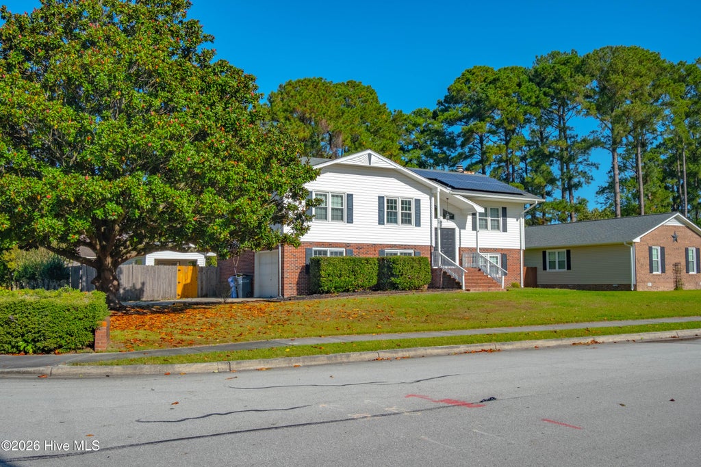 Photo of 2618 Northwoods Drive, Jacksonville, NC 28540 (MLS # 100608925)