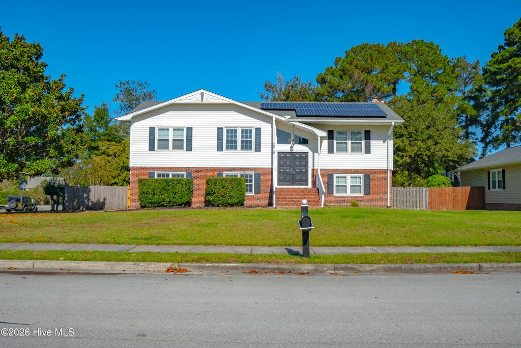 Photo of 2618 Northwoods Drive, Jacksonville, NC 28540 (MLS # 100608925)