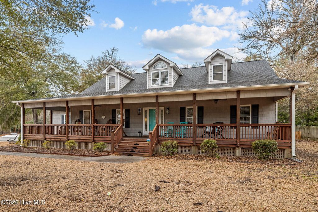 Photo of 208 Shoreline Drive, Cedar Point, NC 28584 (MLS # 100552900)