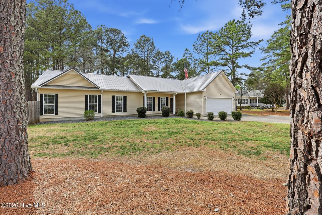 Photo of 115 Grosbeak Court, Aberdeen, NC 28315 (MLS # 100564589)