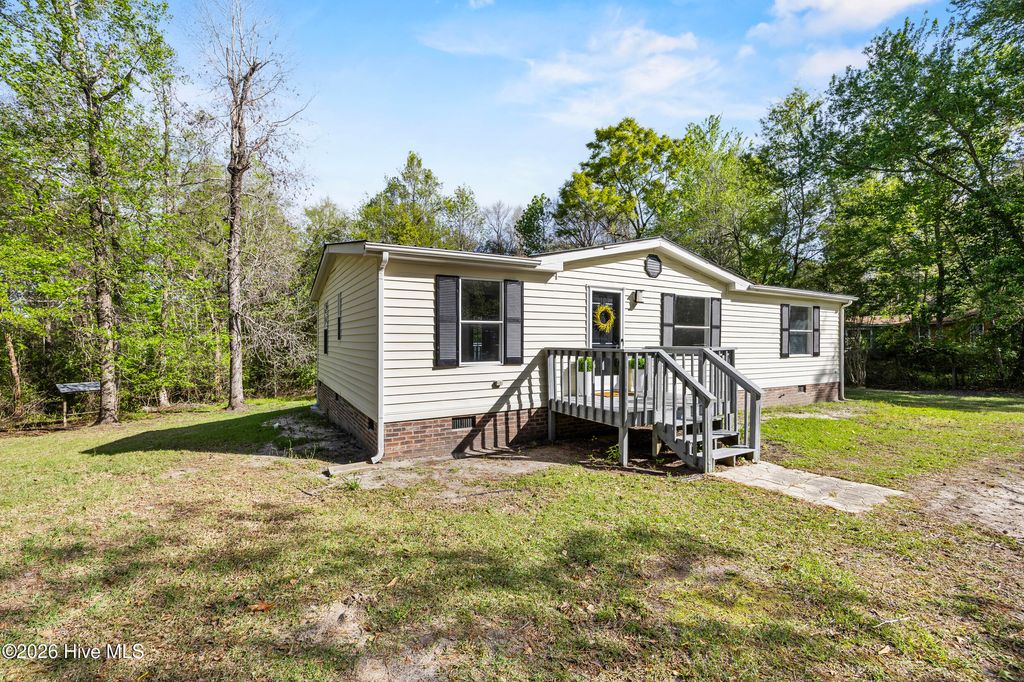 Photo of 410 Pond View Lane, Hampstead, NC 28443 (MLS # 100566039)