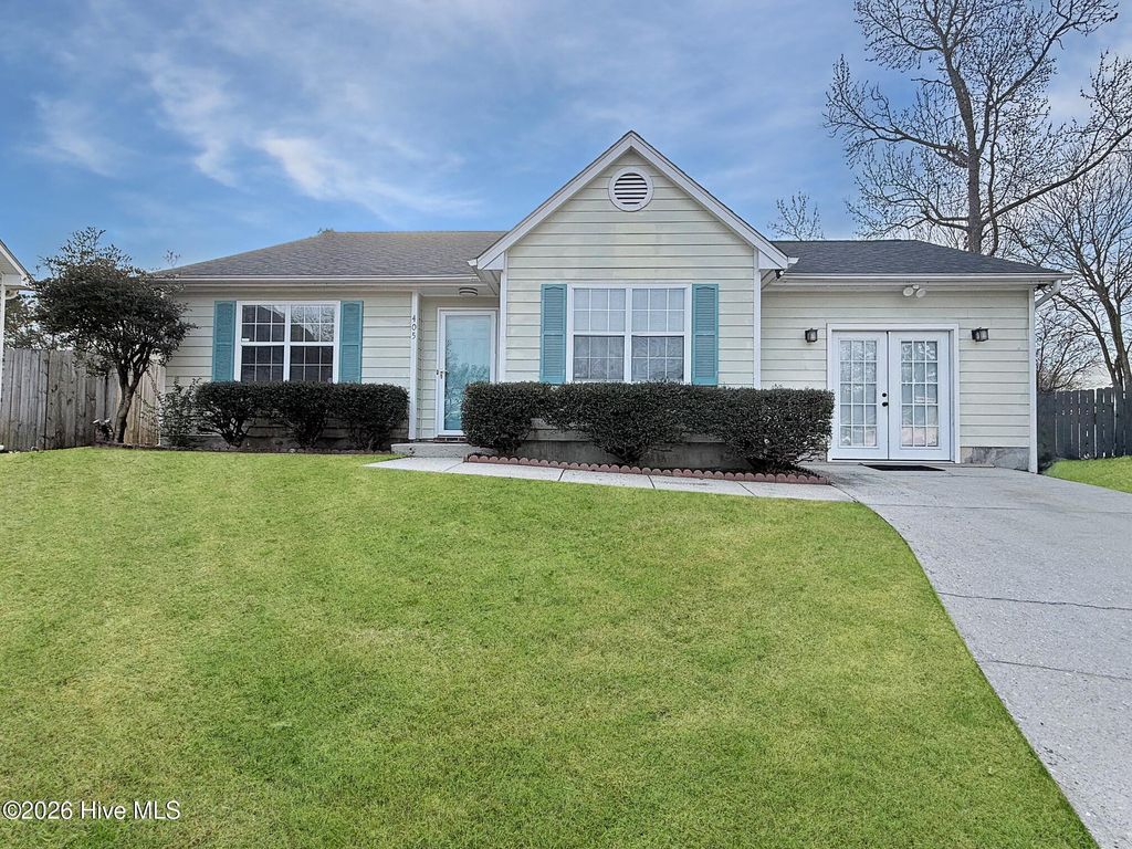Photo of 405 Somerset Cove, Jacksonville, NC 28546 (MLS # 100553923)