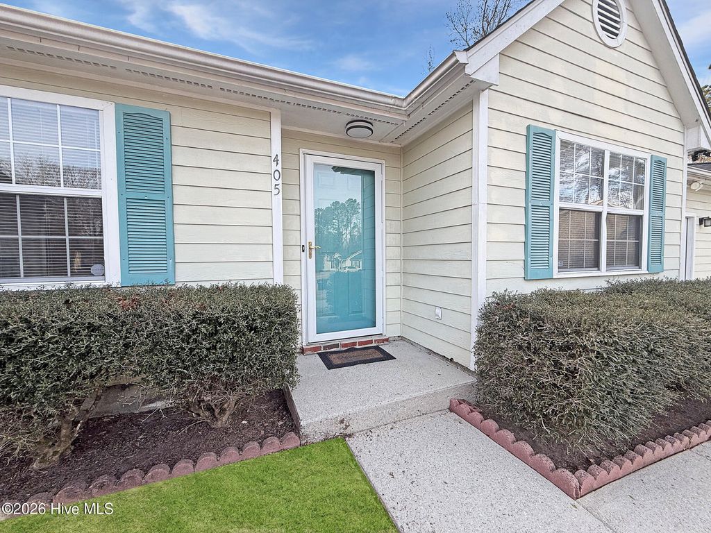 Photo of 405 Somerset Cove, Jacksonville, NC 28546 (MLS # 100553923)