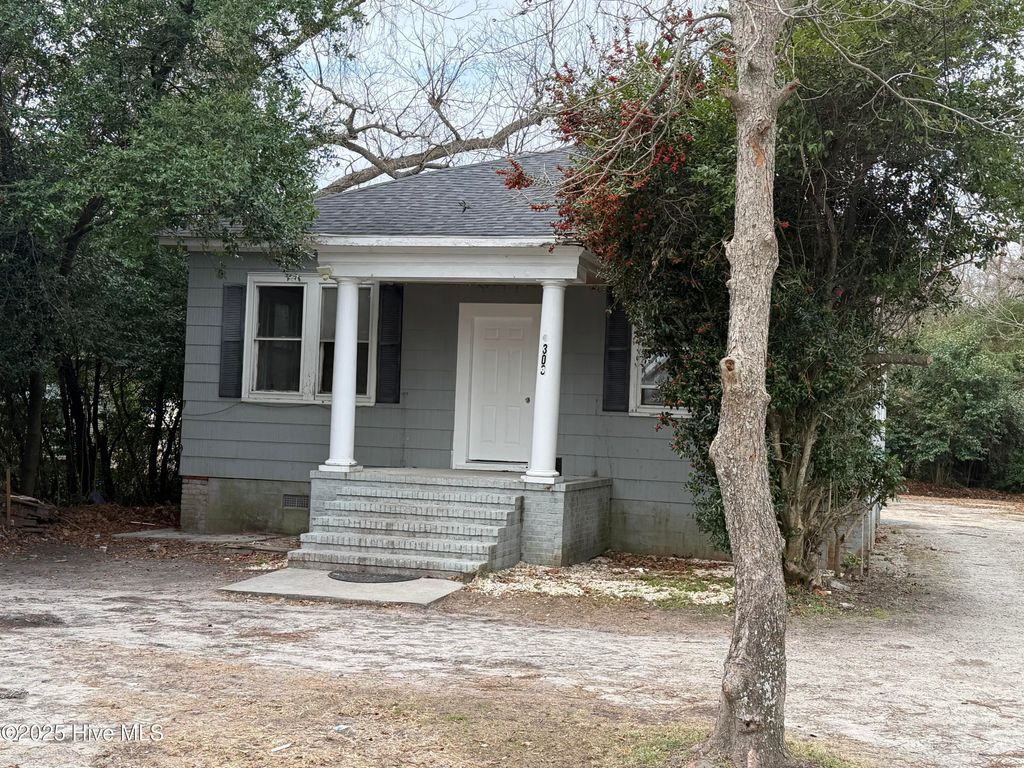 Photo of 303 N Macmillan Avenue N, Wilmington, NC 28403 (MLS # 100546661)