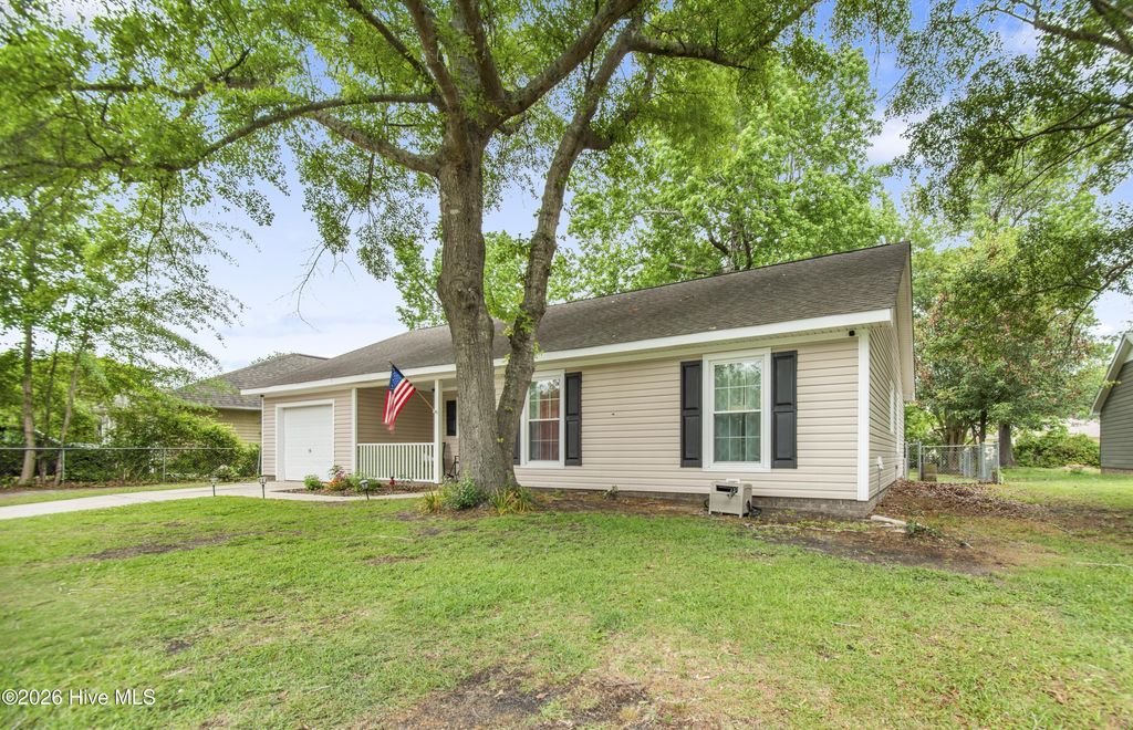 Photo of 241 Bayberry Court, Jacksonville, NC 28540 (MLS # 100570335)