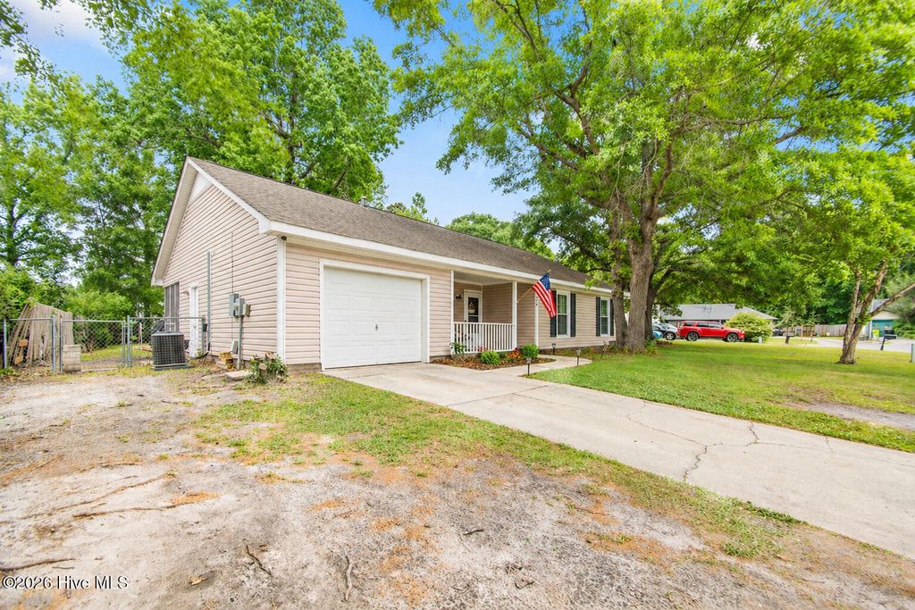 Photo of 241 Bayberry Court, Jacksonville, NC 28540 (MLS # 100570335)
