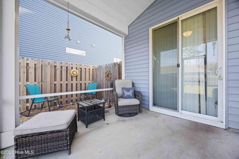 Tiny photo for 502 Edgewater Way, Surf City, NC 28445 (MLS # 100561686)
