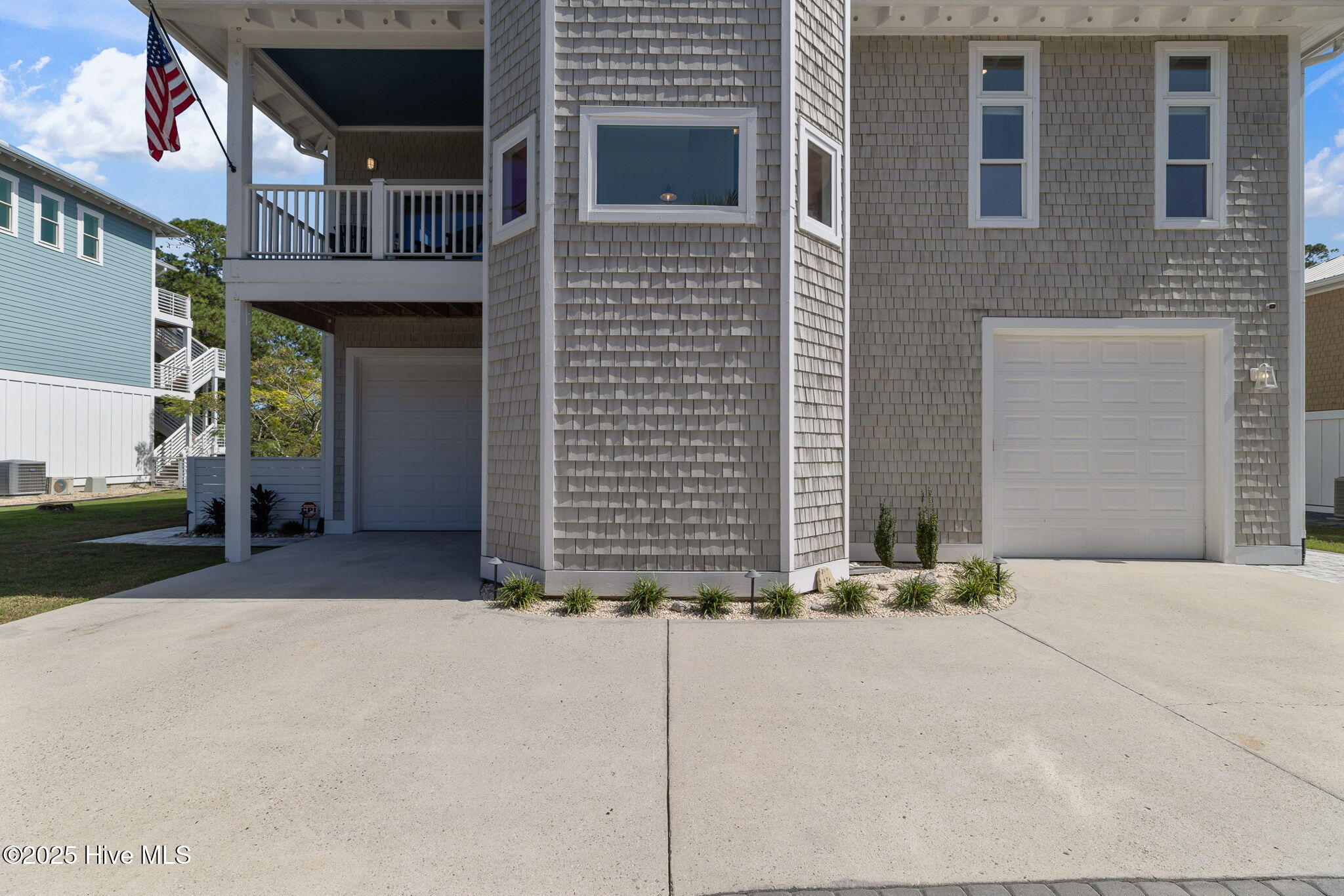 208 Oak Outlook Way N