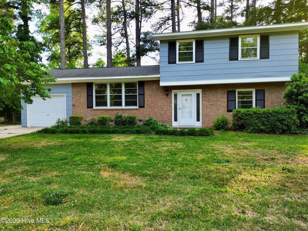 Photo of 905 Highland Drive, Laurinburg, NC 28352 (MLS # 100568774)