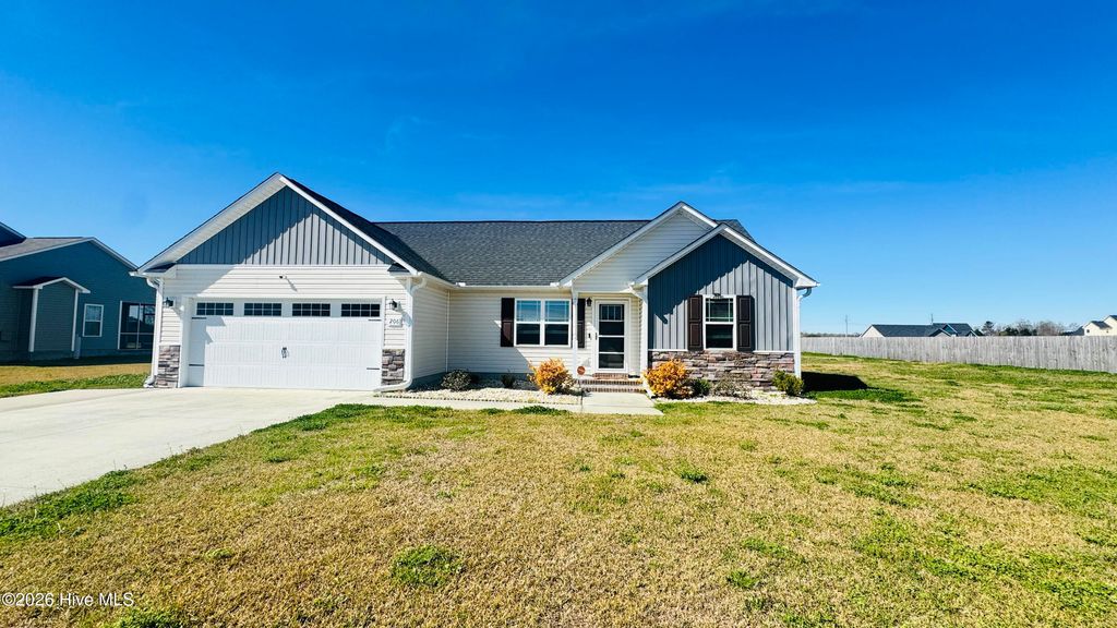 Photo of 206 Trophy Ridge Drive, Richlands, NC 28574 (MLS # 100563826)