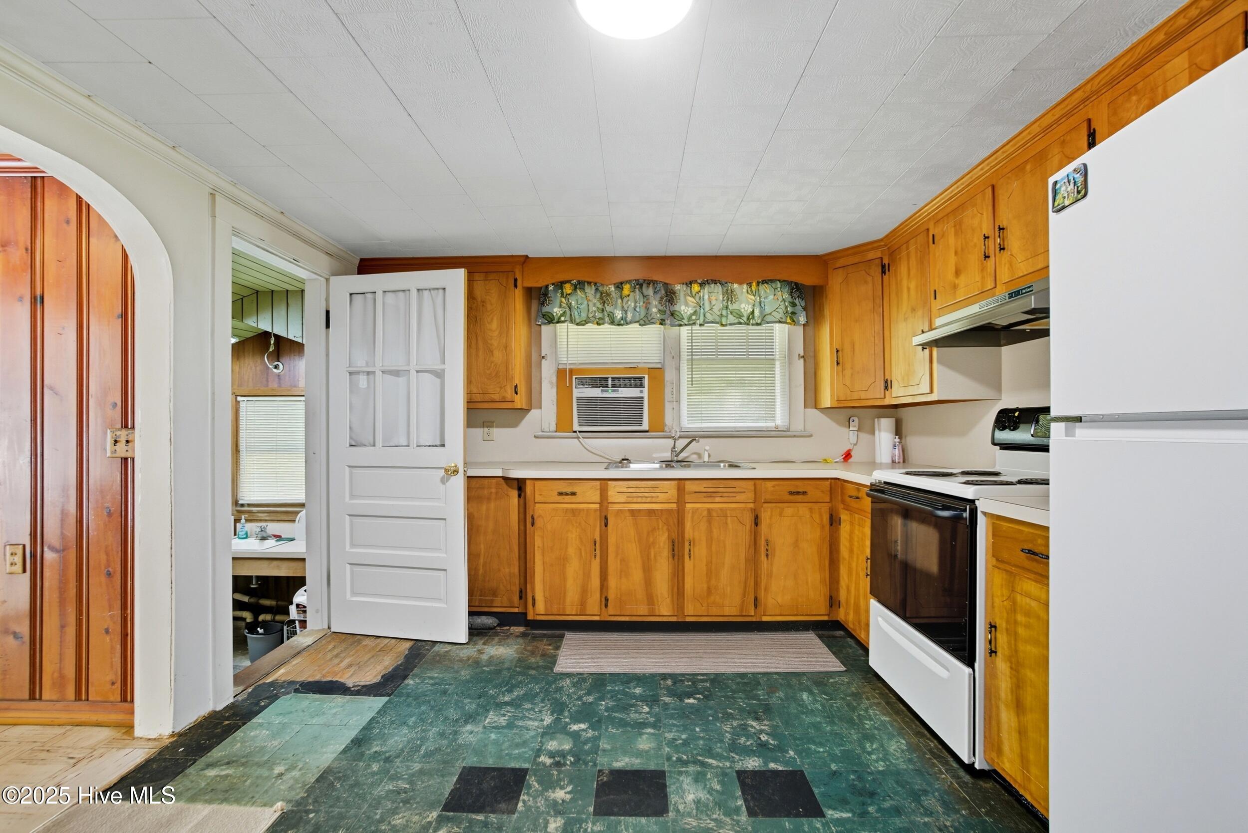 Maple, North Carolina 27956, United States, 3 Bedrooms Bedrooms, ,2 BathroomsBathrooms,Residential,Active,255898