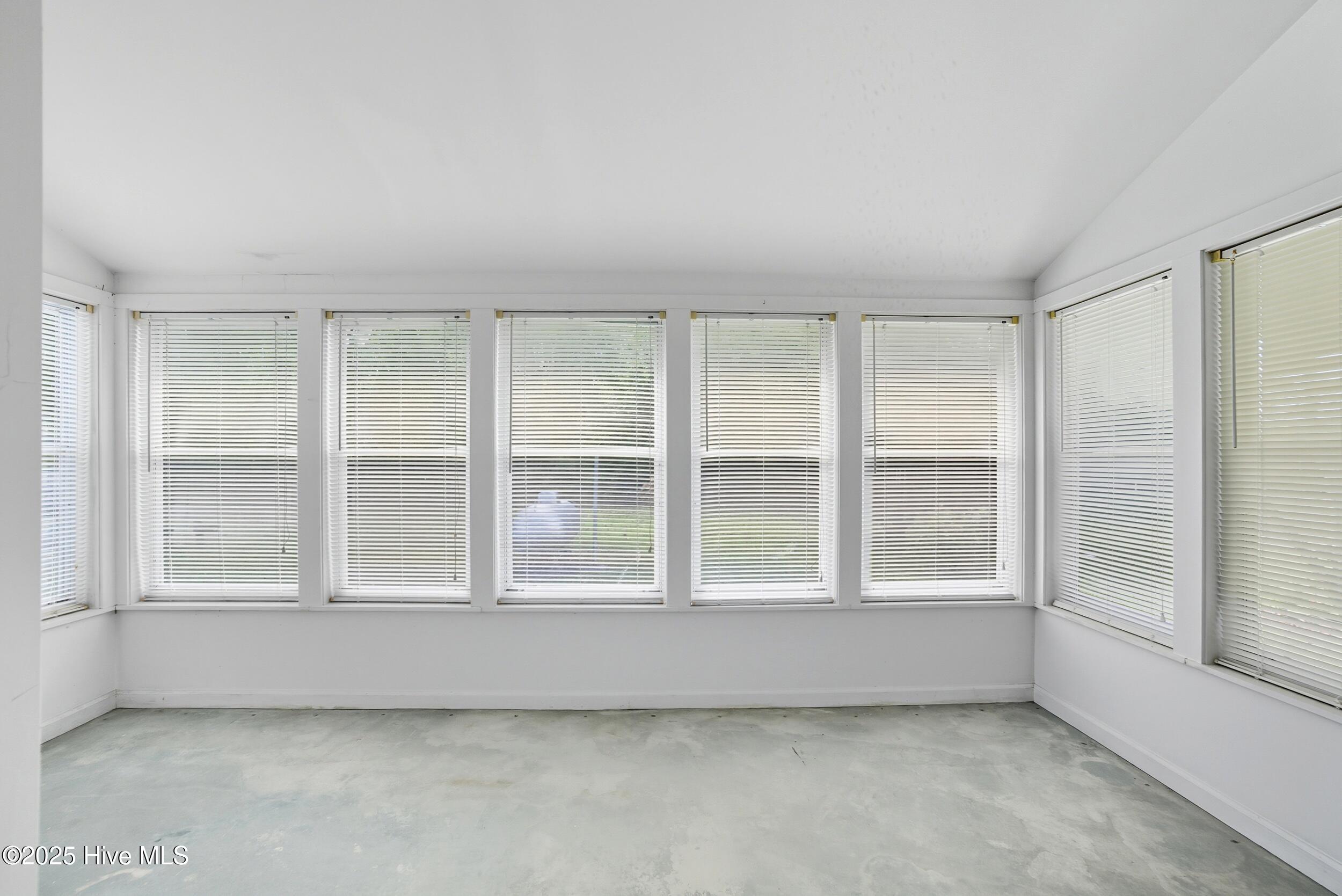 Maple, North Carolina 27956, United States, 3 Bedrooms Bedrooms, ,2 BathroomsBathrooms,Residential,Active,255898