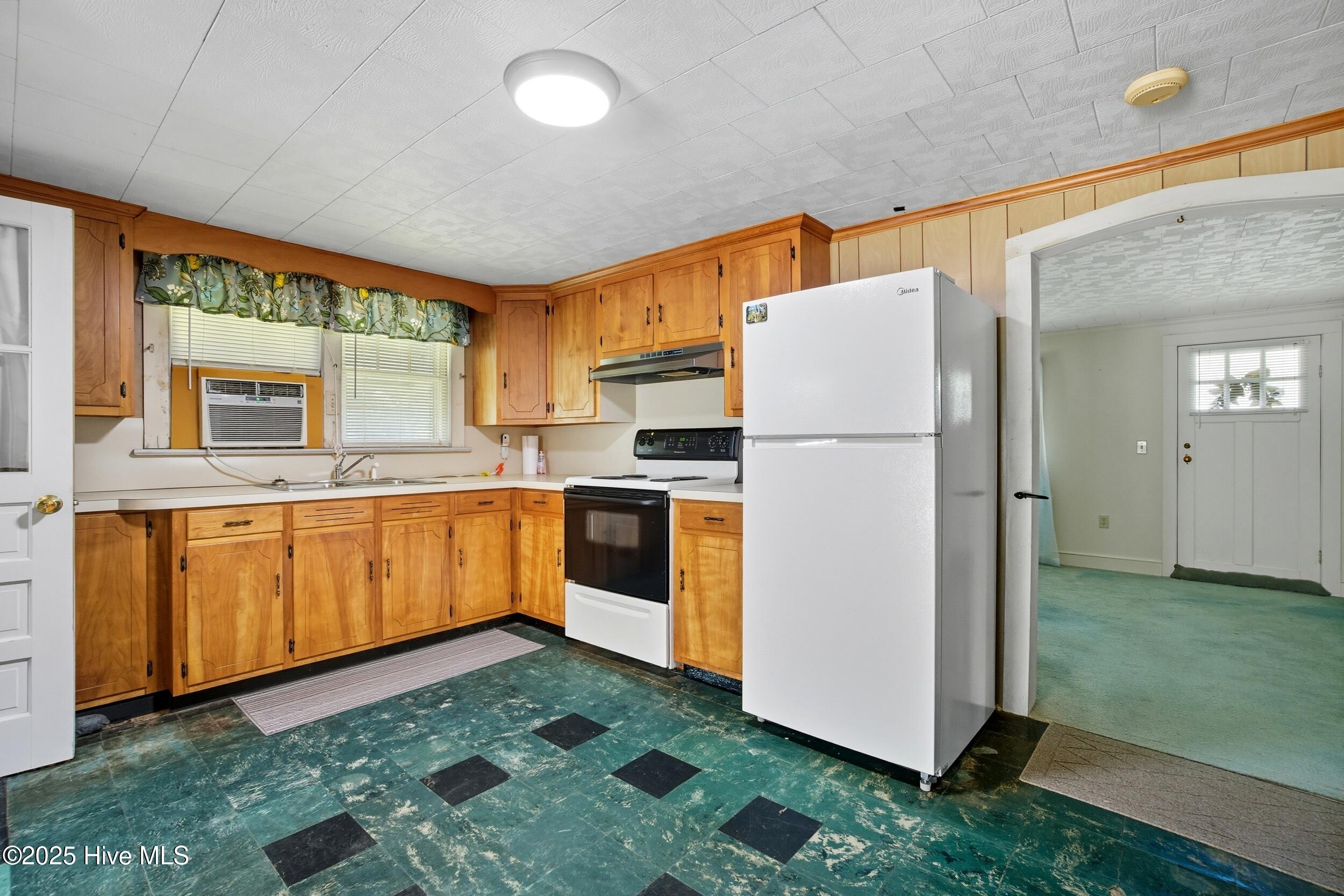 Maple, North Carolina 27956, United States, 3 Bedrooms Bedrooms, ,2 BathroomsBathrooms,Residential,Active,255898