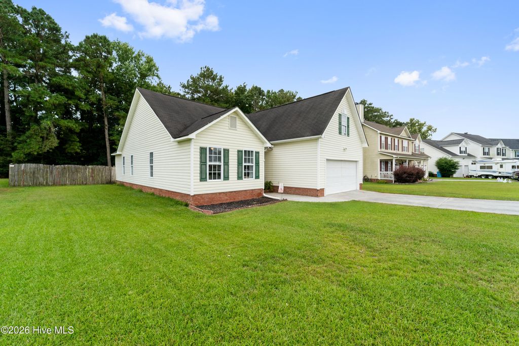 Photo of 183 Bridlewood Drive, Jacksonville, NC 28540 (MLS # 100550973)