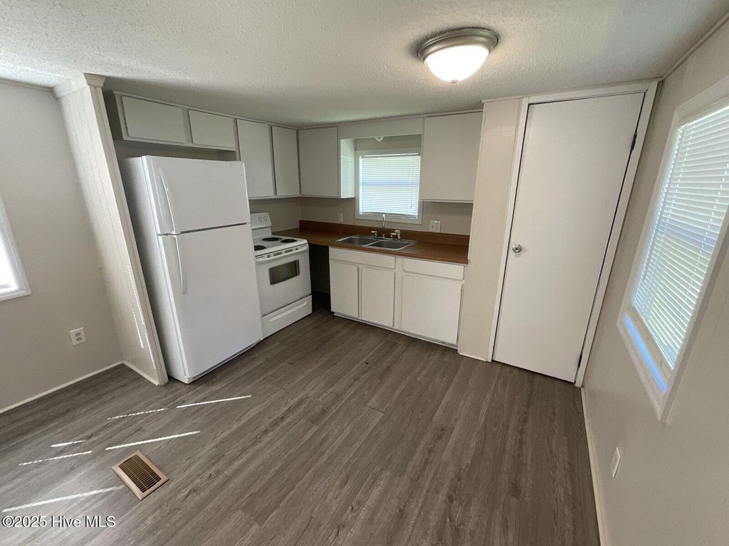 Photo of 141 Denise Drive, Jacksonville, NC 28540 (MLS # 100561343)