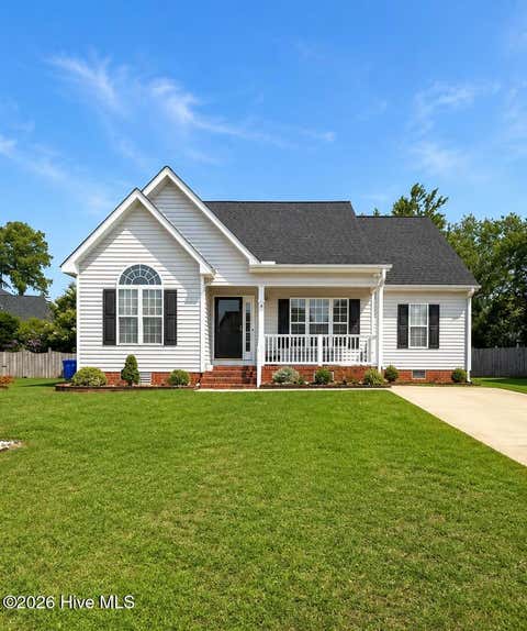 Homes For Sale - 1108 Quarterpath Drive<br/> Pitt County, Winterville, NC 28590