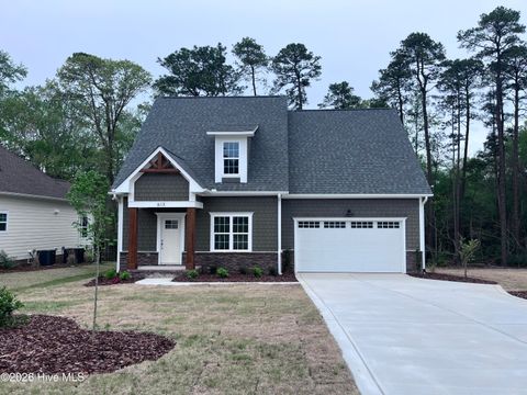 Homes For Sale - 613 Jumper Court<br/> Southern Pines, NC 28387
