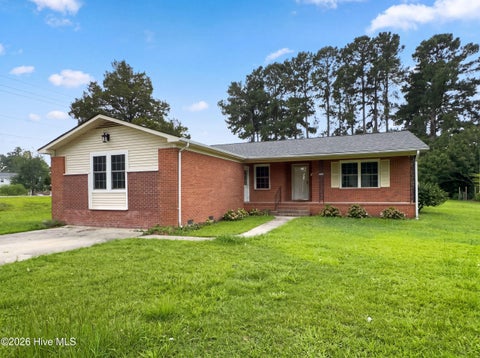 Photo of 2401 N Hills Dr DR, New Bern, NC 28562 (MLS # 100587411)