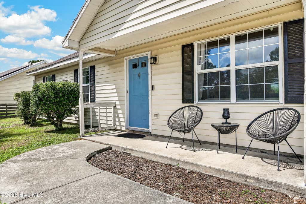 Photo of 409 E Volant Street, Hubert, NC 28539 (MLS # 100596045)