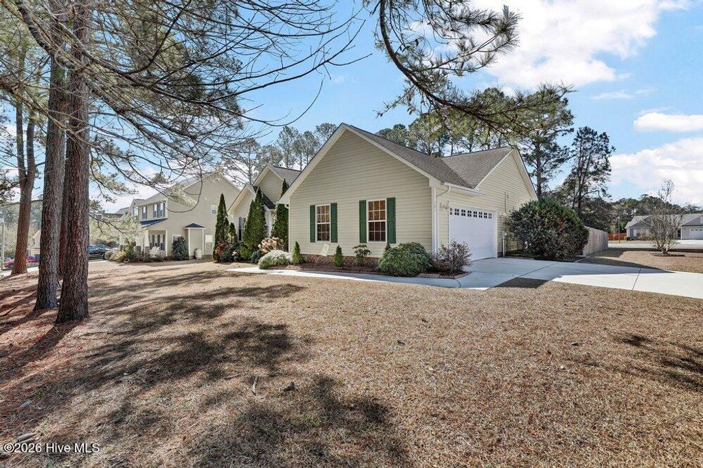 Photo of 501 Compass Court, Sneads Ferry, NC 28460 (MLS # 100555437)