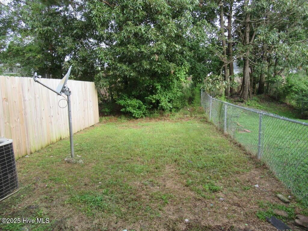 Photo of 1073 W Pueblo Drive, Jacksonville, NC 28546 (MLS # 100603330)