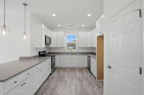 Tiny photo for 708 W Hayes Street, Burgaw, NC 28425 (MLS # 100559530)