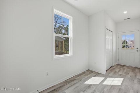 Tiny photo for 708 W Hayes Street, Burgaw, NC 28425 (MLS # 100559530)