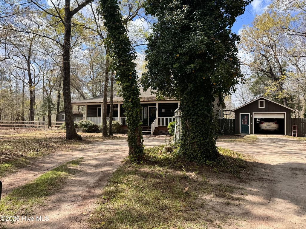 Photo of 161 Paul Drive, Trenton, NC 28585 (MLS # 100565257)