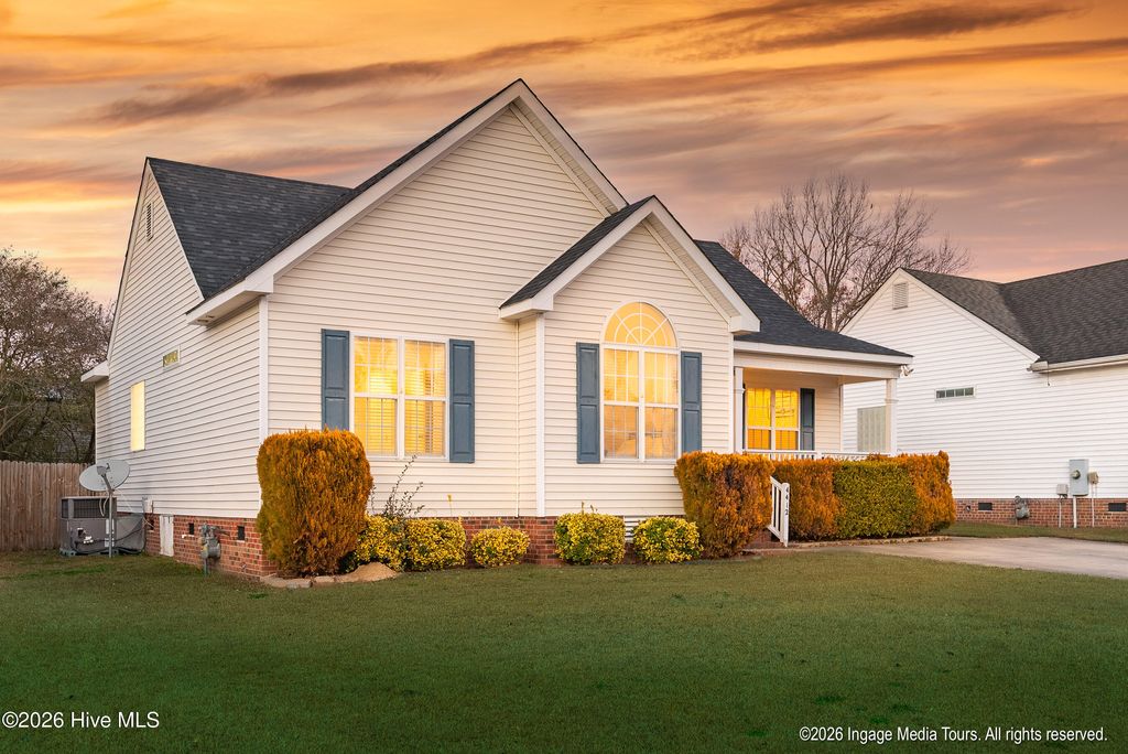 Photo of 4412 Surrey Meadows Drive, Winterville, NC 28590 (MLS # 100551605)