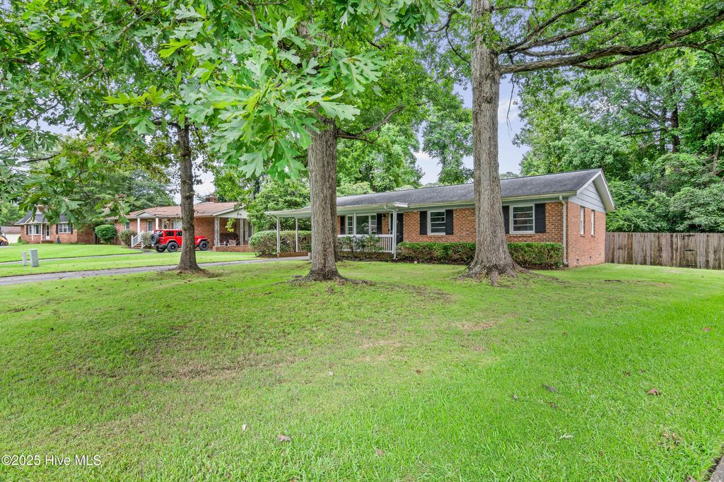 Photo of 107 Marion Court, Jacksonville, NC 28546 (MLS # 100524950)