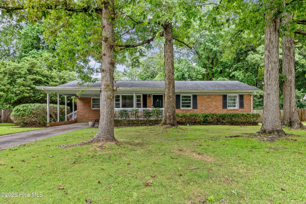 Photo of 107 Marion Court, Jacksonville, NC 28546 (MLS # 100524950)