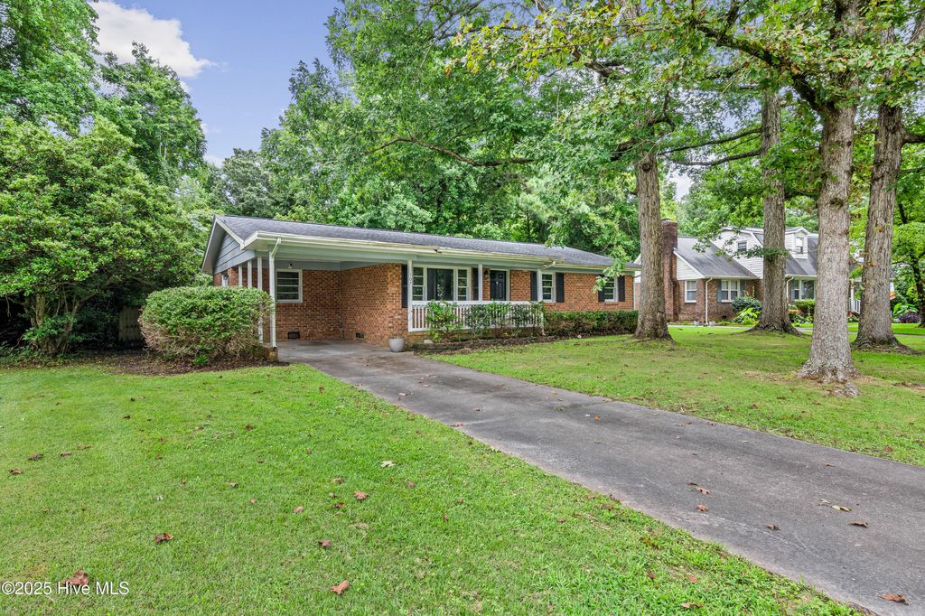 Photo of 107 Marion Court, Jacksonville, NC 28546 (MLS # 100524950)