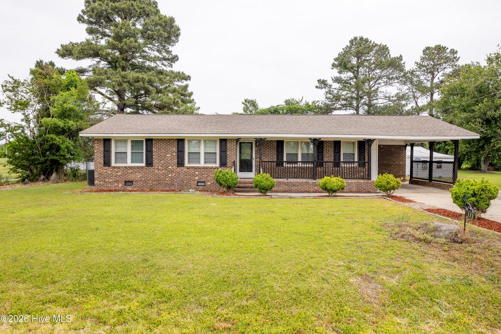 Photo of 122 W Pine Forest Road, Mount Olive, NC 28365 (MLS # 100571354)
