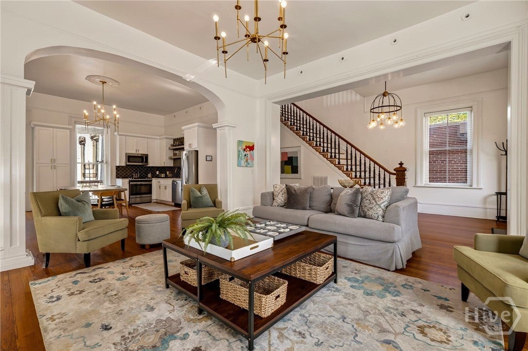 17 W Park Avenue