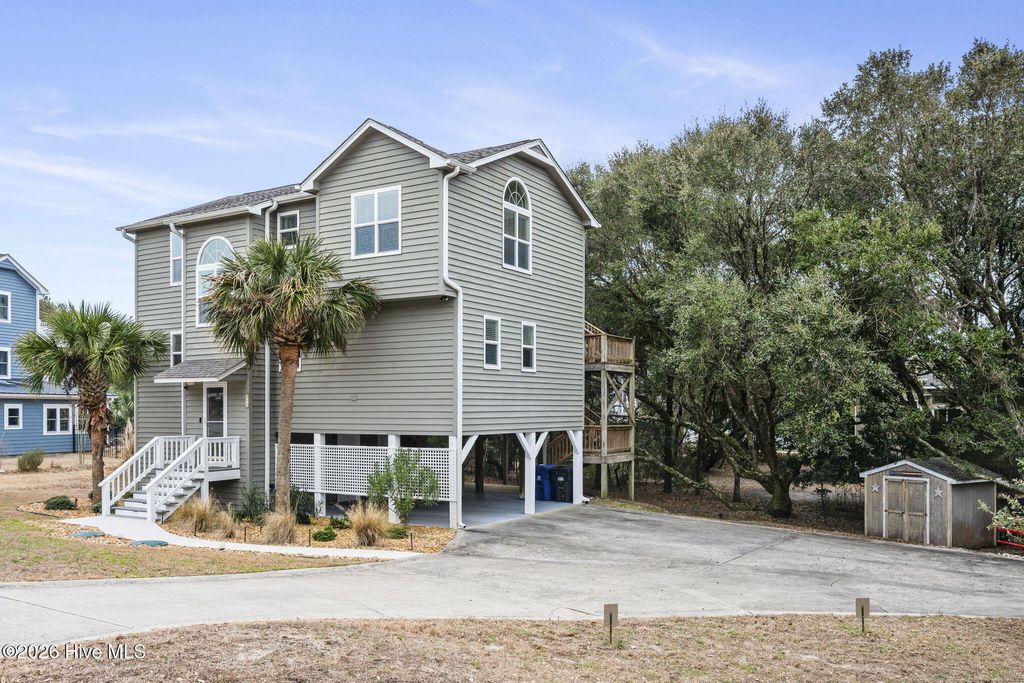 Photo of 106 Wyndward Court, Emerald Isle, NC 28594 (MLS # 100557272)