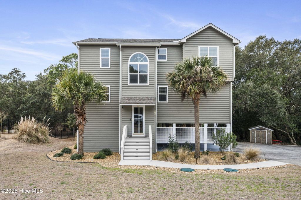 Photo of 106 Wyndward Court, Emerald Isle, NC 28594 (MLS # 100557272)