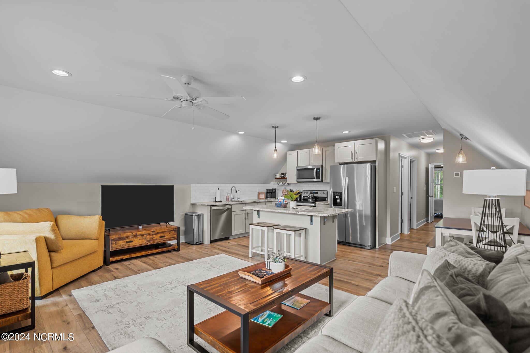2463 Hoover Road