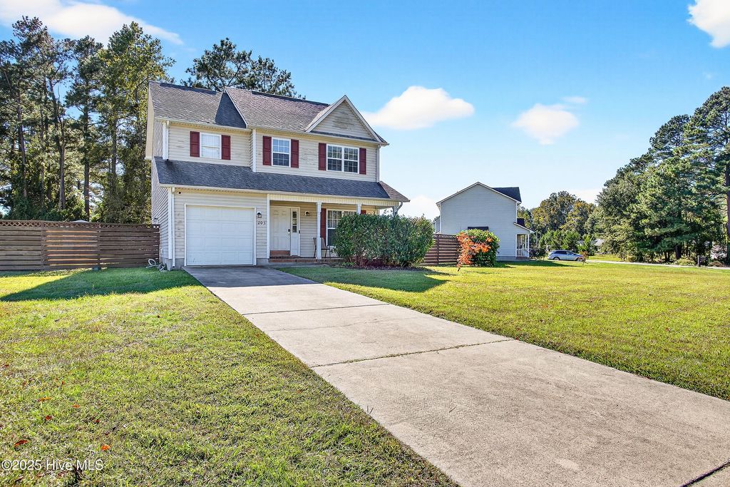 Photo of 203 Reef Lane, Richlands, NC 28574 (MLS # 100539174)