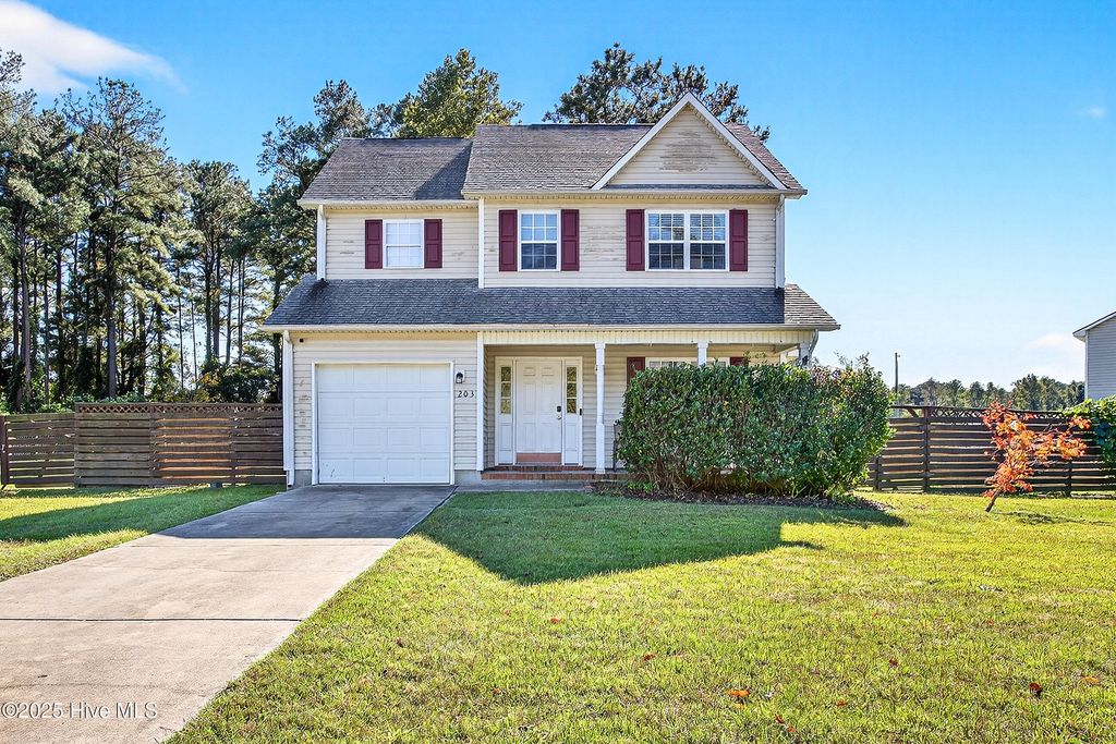 Photo of 203 Reef Lane, Richlands, NC 28574 (MLS # 100539174)