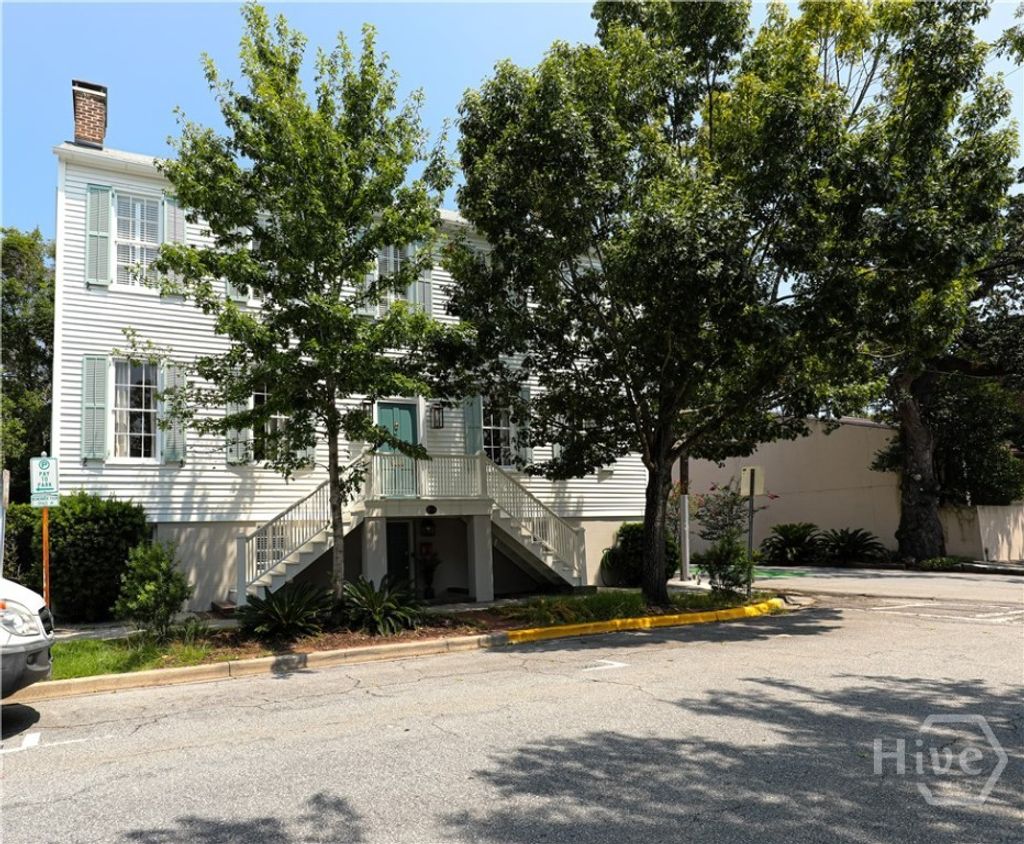 Photo of 424 E President Street, Savannah, GA (MLS # SA352624)