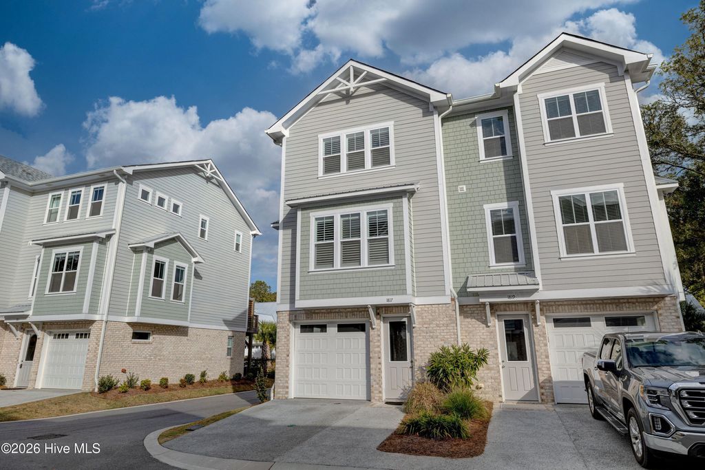 Photo of 1817 Bungalow Row, Wilmington, NC 28409 (MLS # 100561022)