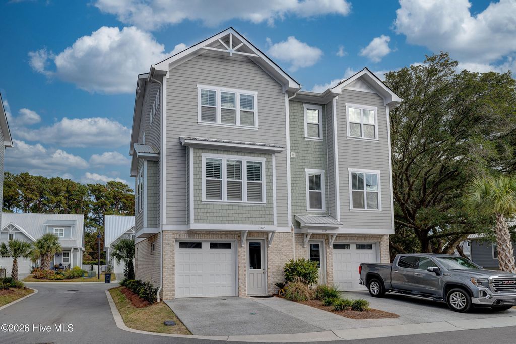 Photo of 1817 Bungalow Row, Wilmington, NC 28409 (MLS # 100561022)